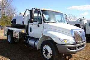 Abernethy Welding 2012 International 4300 Series With A 1500 Gallon Portable Toilet Tank