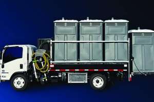 Isuzu truck crescent tank cropped