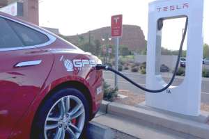 Tesla with gps insight logo 1000 750